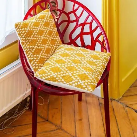 Charming - Saint Apoline Parigi