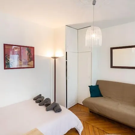 Charming - Saint Apoline Parigi